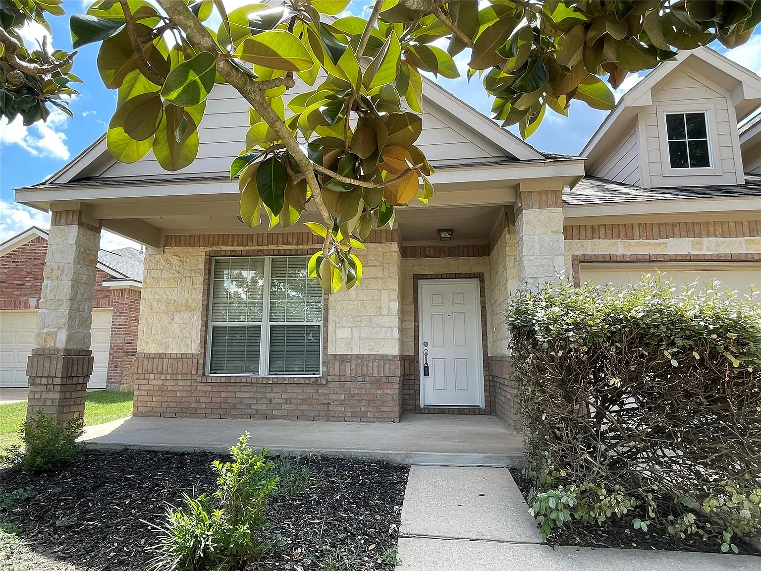 4 bed, 2.0 bath, 1829 sqft, $2,000 — Photo 4