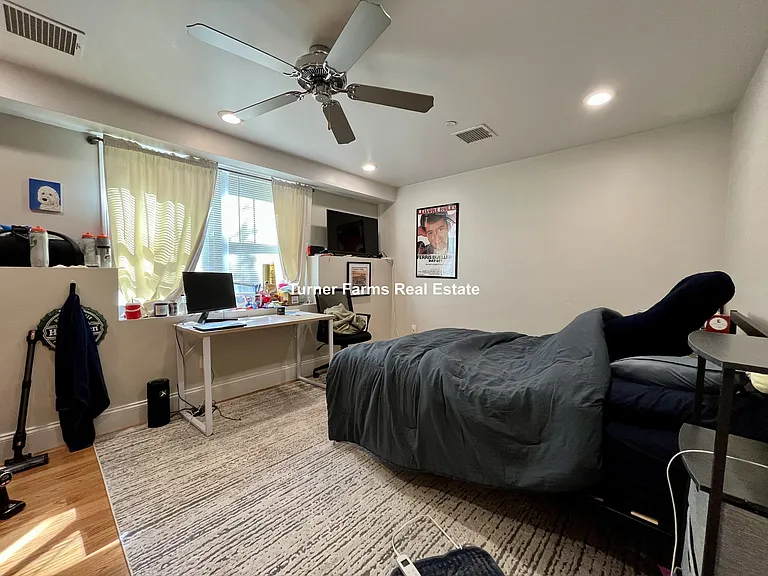 6 Fern St #R — Photo 18