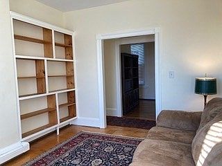 3rd image of 373 Somerville Ave APT D
