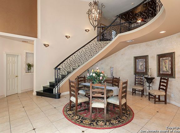 2nd image of 2346 Fountain Way
