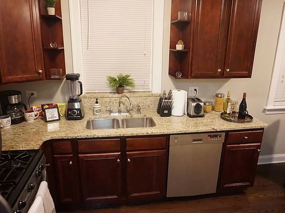 5th image of 1801 Elmwood Ave #4