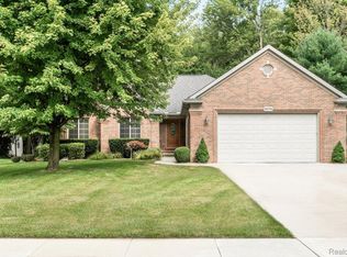 3176 Spruce Dr, Port Huron, MI 48060