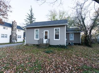 82 E Gardner St, Sparta, MI 49345