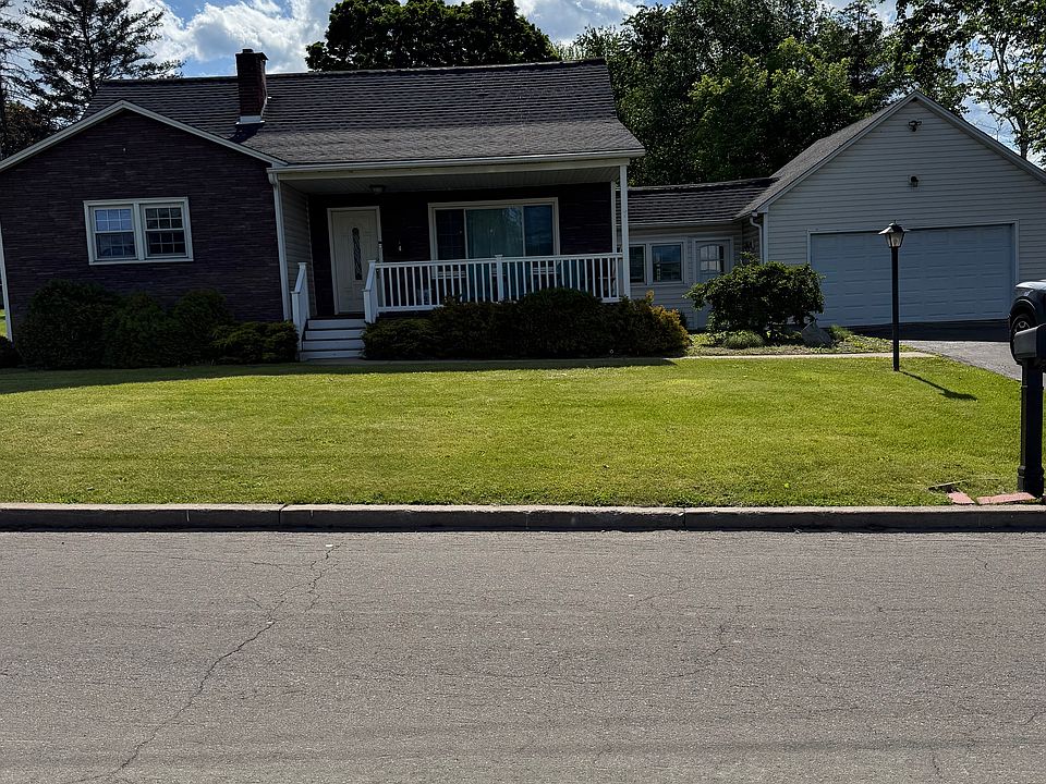 1st image of 4 Griffin Dr