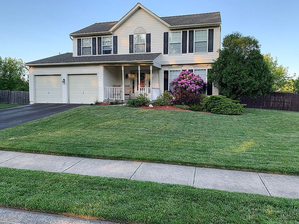 1st image of 115 Willamette Dr