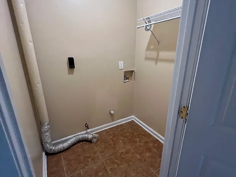 7619 Downman Rd — Photo 17