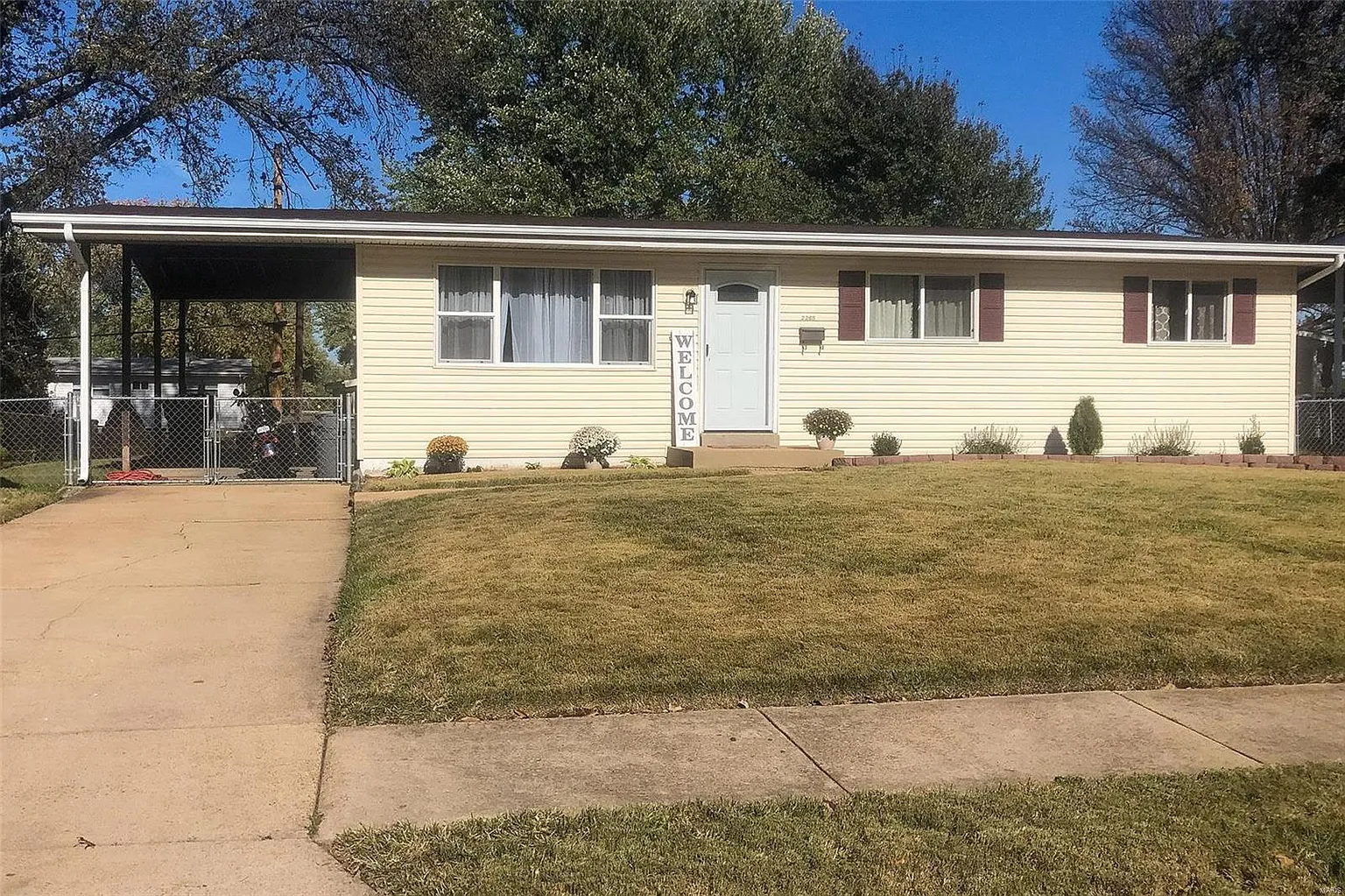 2285 Pheasant Dr photo 1