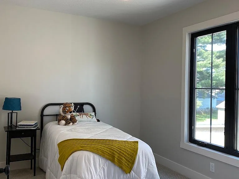 1301 Hewitt Ave — Photo 12