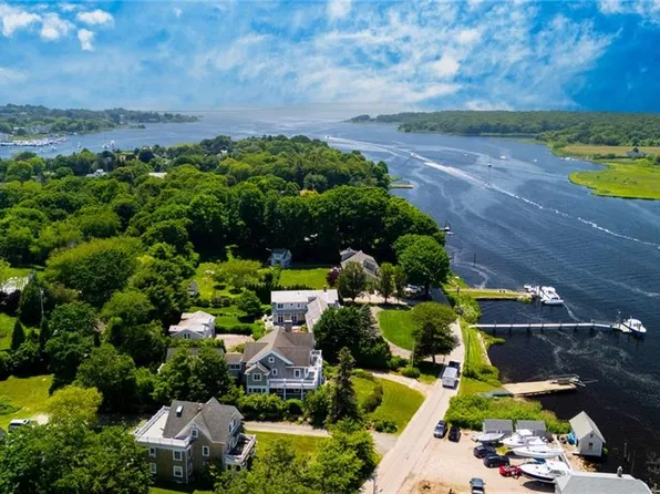 52 Avondale Rd, Westerly, RI 02891