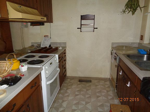 2nd image of 925 188th Street Ct E