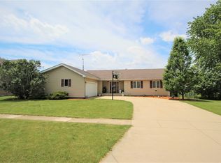 63 N Aspen Dr, Cortland, IL 60112