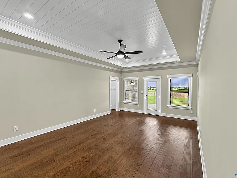 114 Hudson River Dr — Photo 22