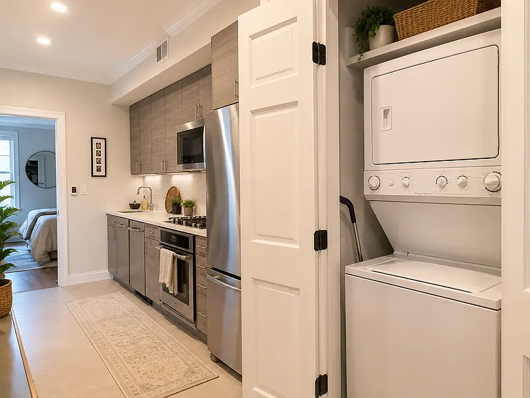 232 Madison St #3R — Photo 3