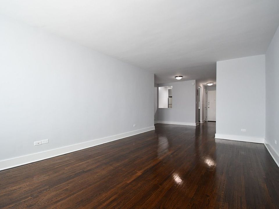 2nd image of 1130 Pelham Pkwy S #5J