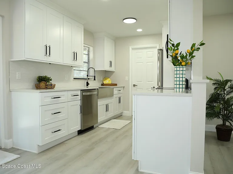 922 Carolina Ave S — Photo 8