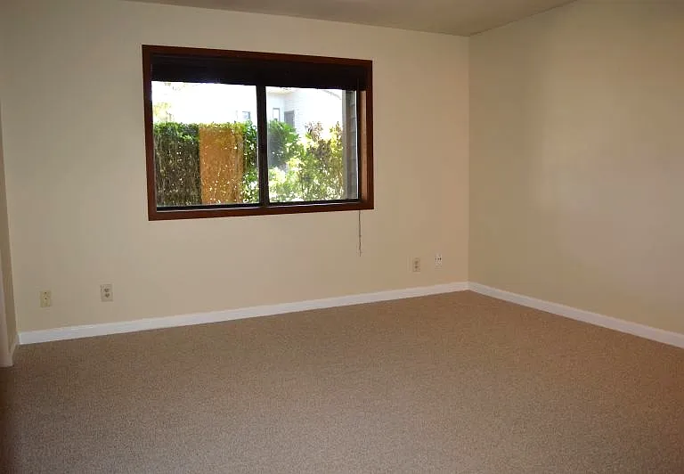 56 Cypress Pl — Photo 12