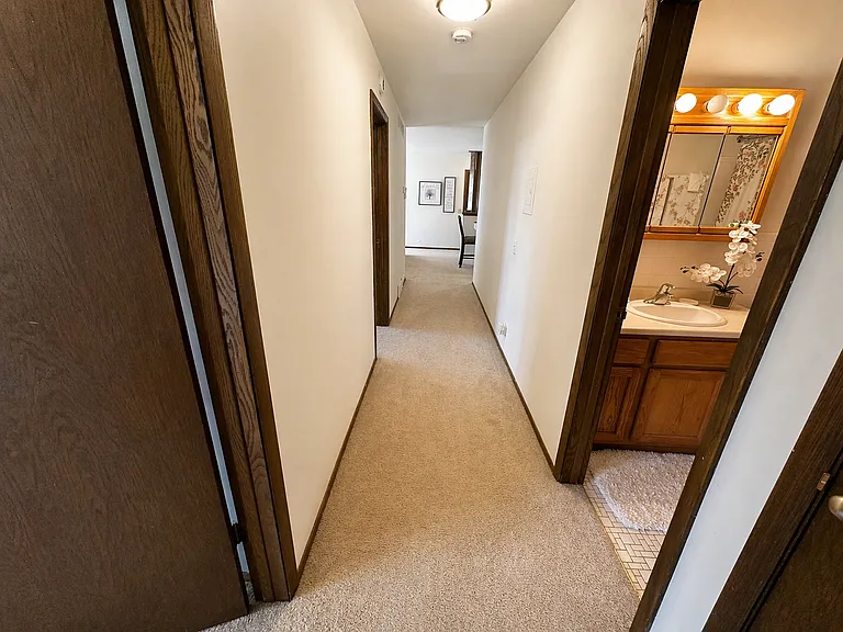 211 Nautilus Dr #7 — Photo 8