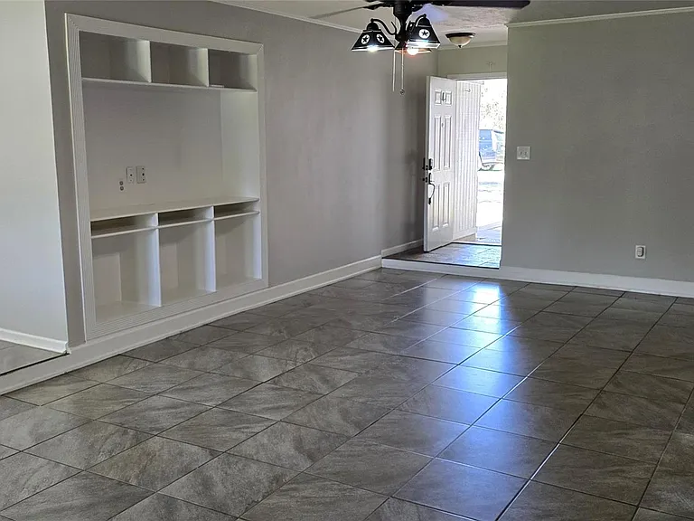 11507 Marrs Dr — Photo 8