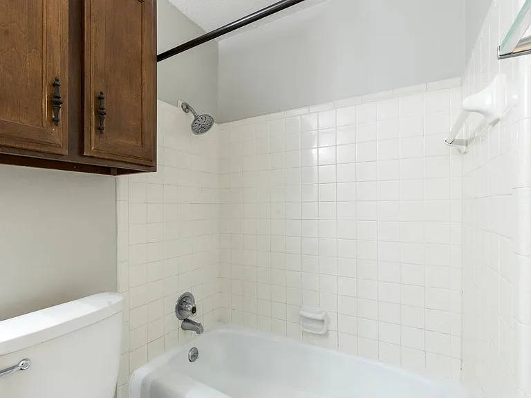 3220 E 47th St S — Photo 27