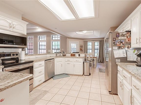 5th image of 901 Crown Cir