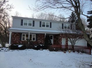 533 Oakridge Dr, Youngstown, OH