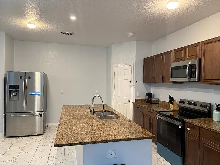 3601 1/2 E Fern St — Photo 12