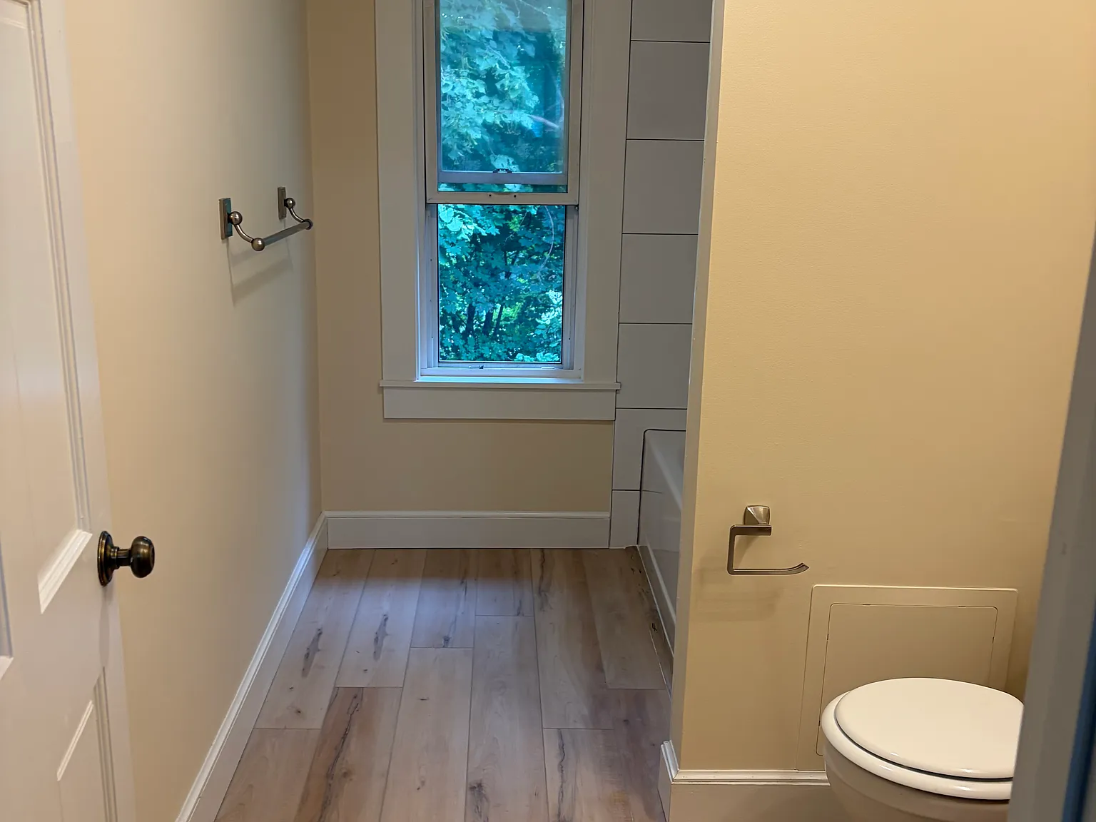 3 bed, 1100 sqft, $2,500 — Photo 2