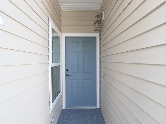 4th image of 617 7th Street SE #4
