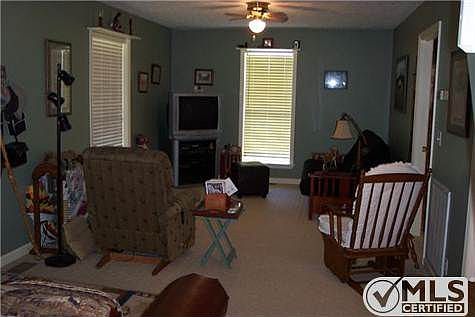 3rd image of 160 Shepherd Ln