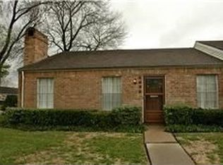 8668 Wilcrest Dr #8668, Houston, TX 77099