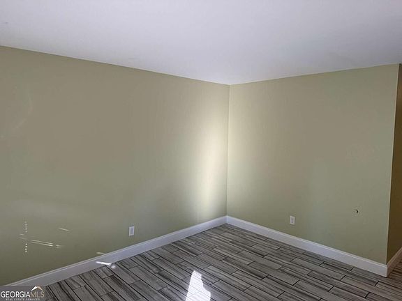 5th image of 3087 Colonial Way APT J