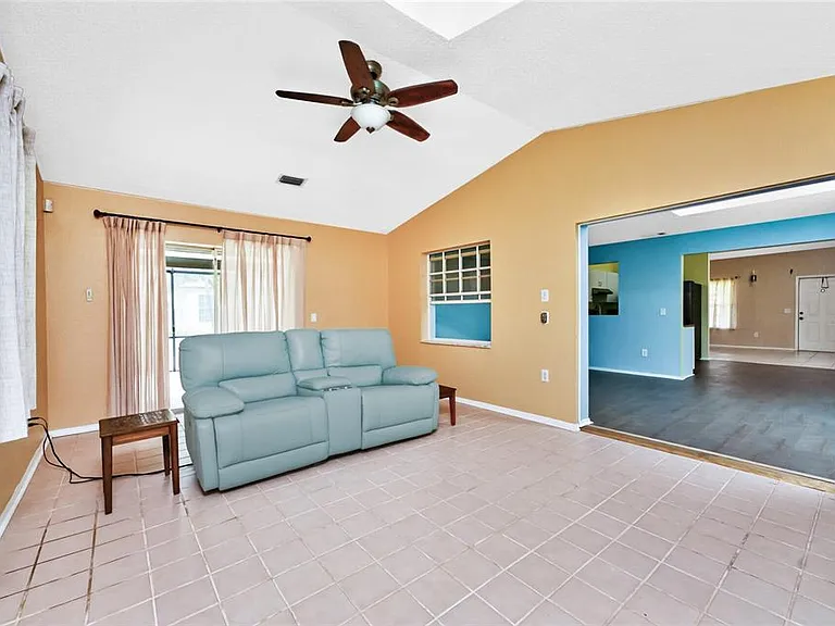 18407 Avon Ave — Photo 29
