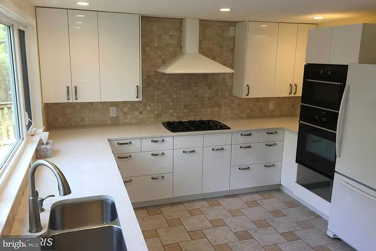 1838 Lusby Pl — Photo 12