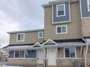 4044 E Sunbury Ln, Eagle Mountain, UT 84005