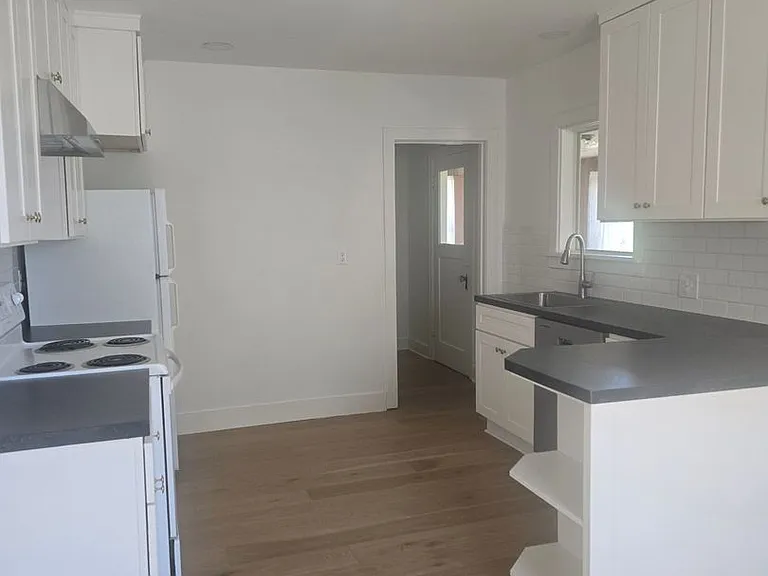 70 Pine St — Photo 4