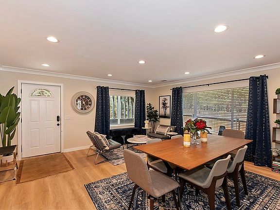 4th image of 39774 Crocus Dr