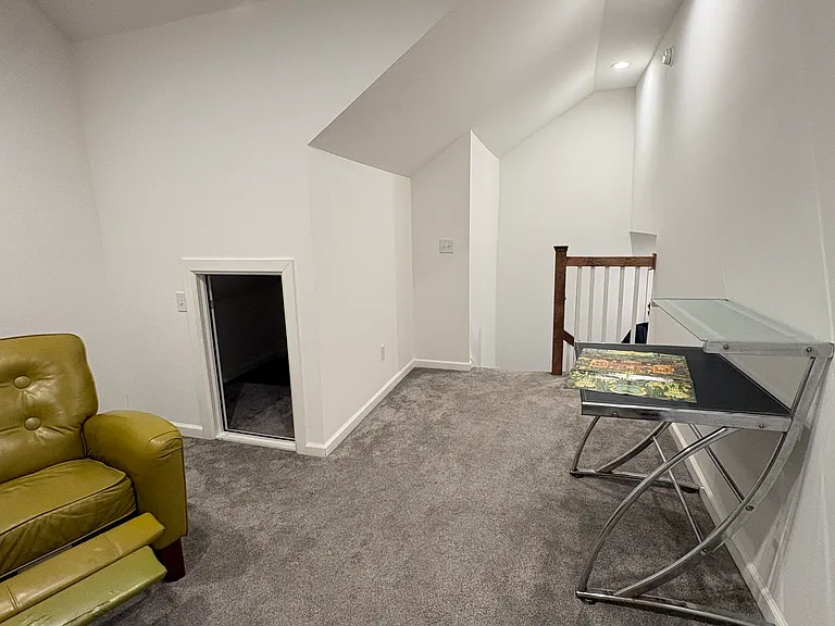 2105 W Easton St — Photo 6