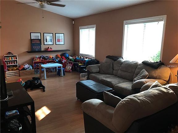 5th image of 221 Twelve League Cir
