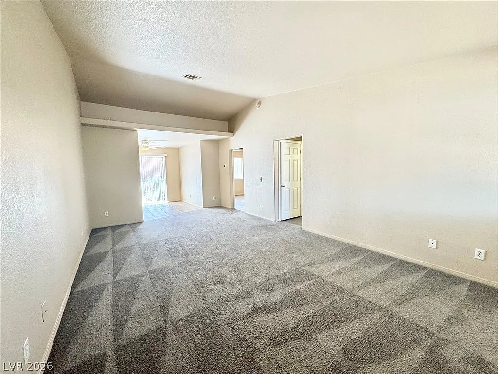 1060 Marne Ct — Photo 2