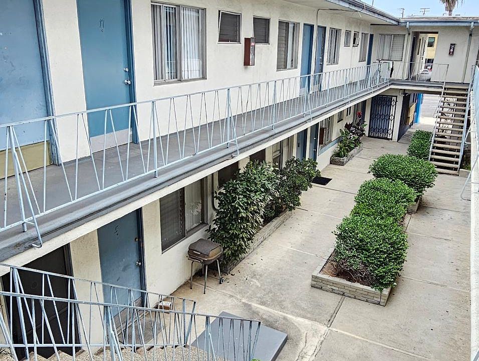 1st image of 3220 Santa Monica Blvd #B23