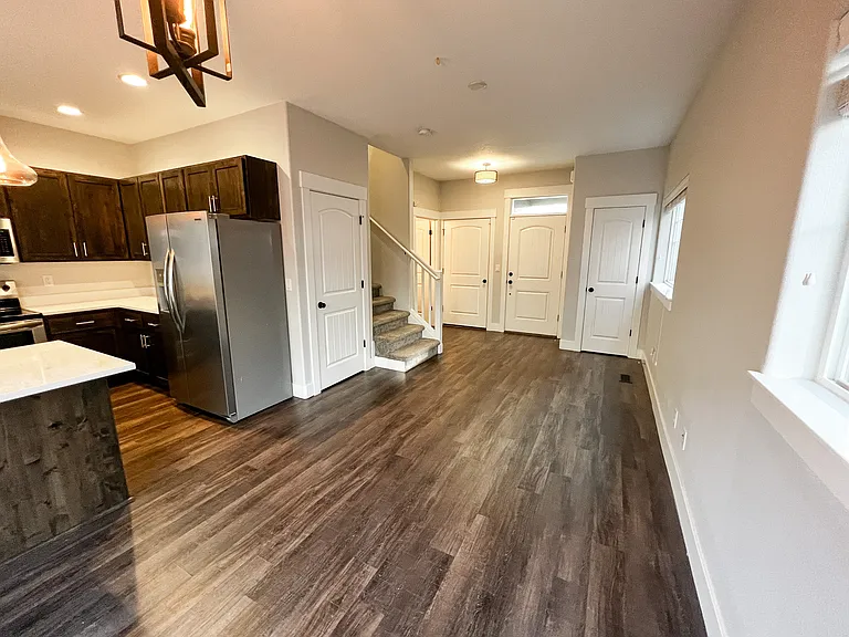 5729 Honey Bee St S — Photo 5