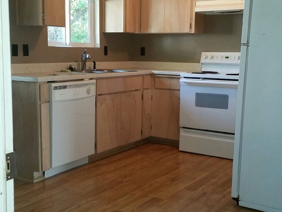 2nd image of 403 Elm Way