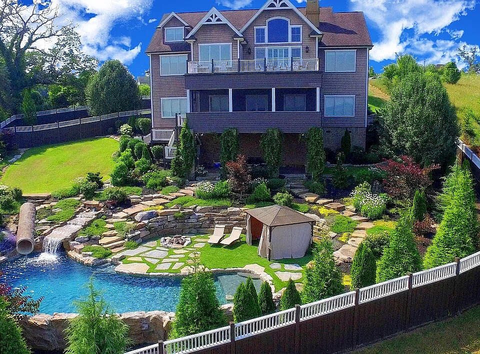 1st image of 1199 Saint Ives Dr