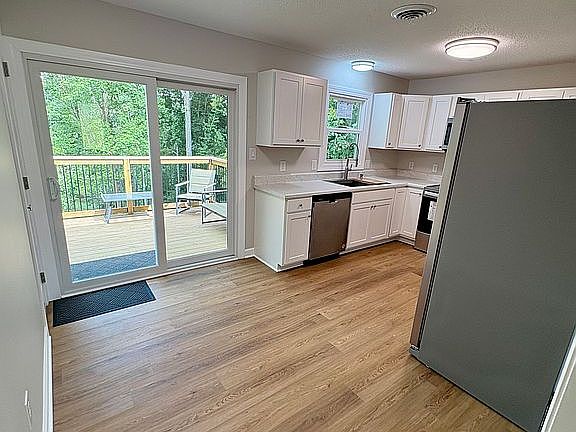 5th image of 10153 Oakwinds Cir