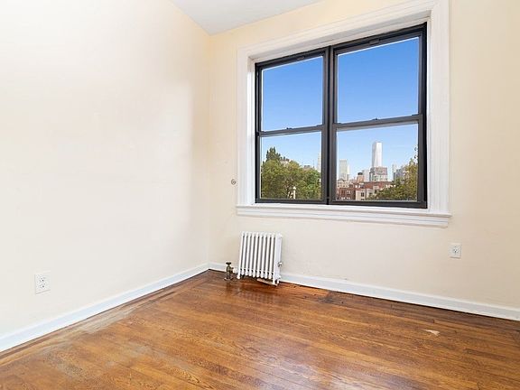 4th image of 98 Macdougal St APT 6