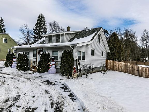 3rd image of 4976 Henderson St