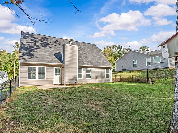 4th image of 119 Misty Grove Ln