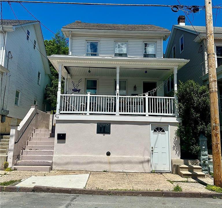 1st image of 414 Center Ave