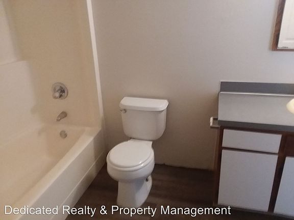 4th image of 627 N 6th Ave APT 1
