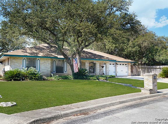 2nd image of 15411 Bluffview St